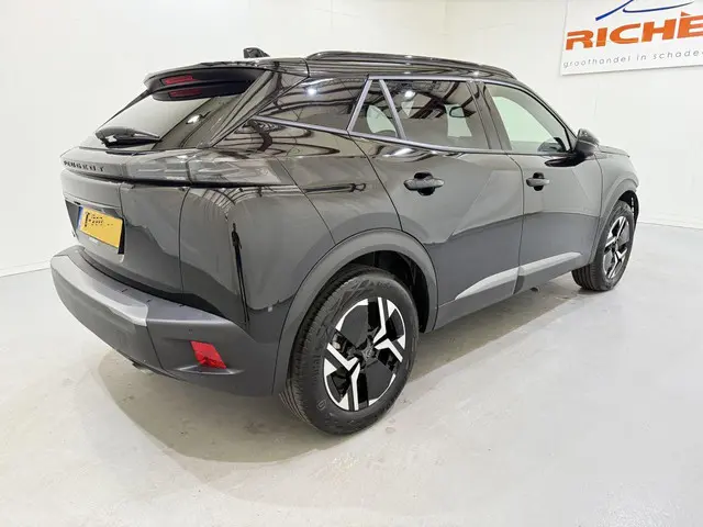 Peugeot 2008 1.2 PureTech 100 Allure 2023 Benzine 10