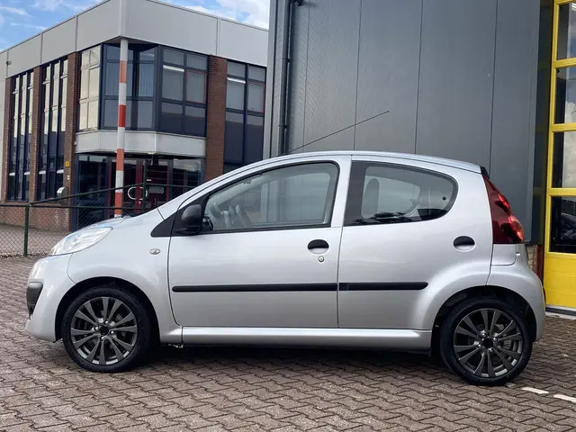 Peugeot 107 1.0 Blue Lease 2012 Benzine 2