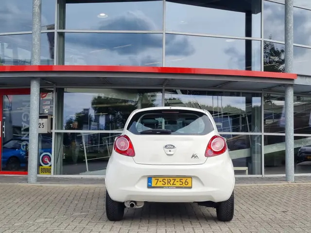 Ford Ka 1.2 Champions Edition start/stop 2013 Benzine 18