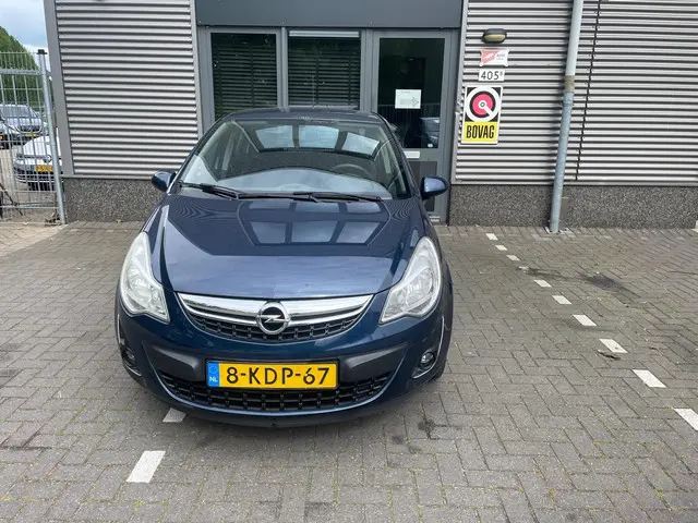 Opel Corsa 1.4-16V Anniversary Edition 2013 Benzine 3