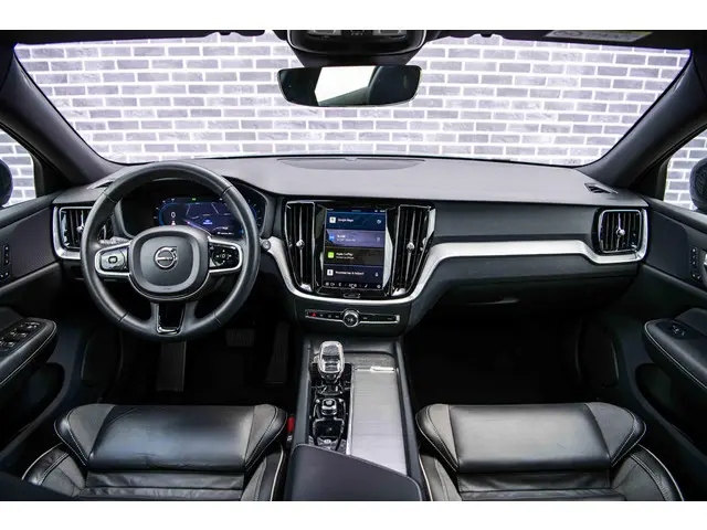 Volvo V60 2.0 B4 Plus Dark 2023 Benzine 5