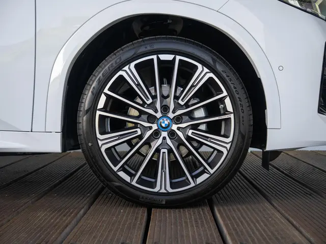 BMW iX2 eDrive20 | M Sport Edition 2025 Elektrisch 6