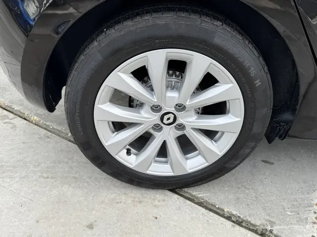 Renault Clio 1.0 TCe 92pk Intens 2022 Benzine 34