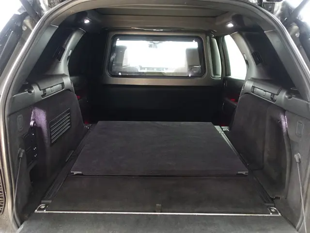 Land Rover Discovery 3.0 Td6 HSE Luxury 2018 Diesel 34