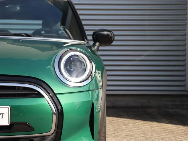MINI 3-Deurs Cooper 2022 Benzine 34