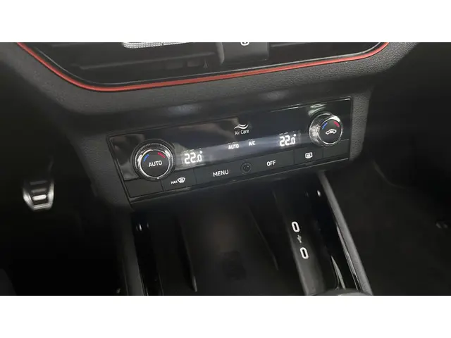 Škoda Kamiq 1.0 TSI Sport Business 2023 Benzine 18