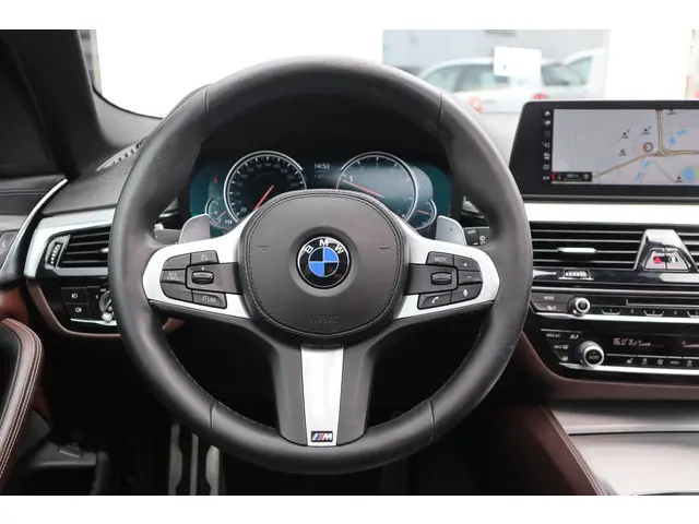 BMW 5 Serie Touring 530i High Executive 2018 Benzine 39