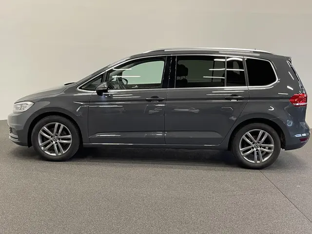 Volkswagen Touran 1.5 TSI DSG Highline 2020 Benzine 9