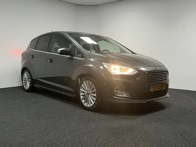 Ford C-MAX 1.5 Titanium 2018 Benzine 42