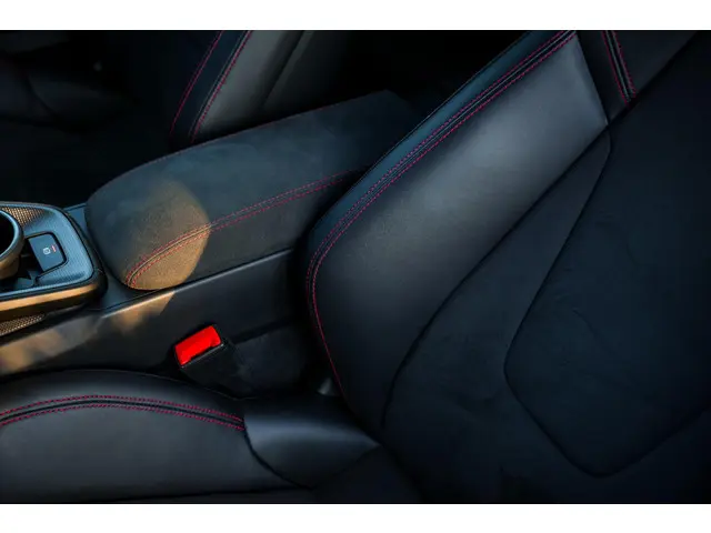 Porsche 911 3.0 Targa 4 GTS 2023 Benzine 31
