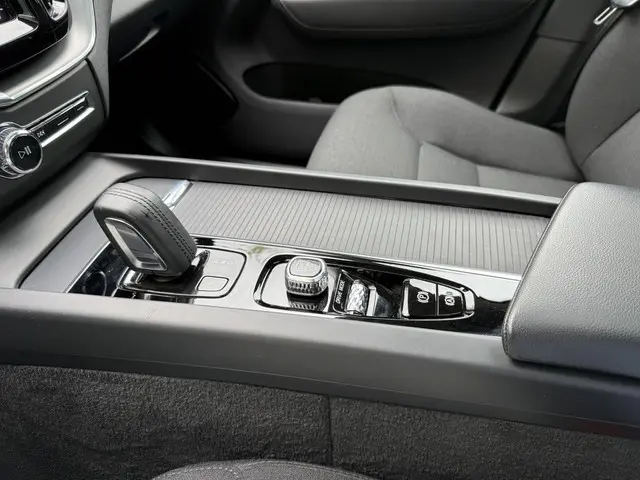 Volvo XC60 2.0 B4 Business Pro 2021 Benzine 24