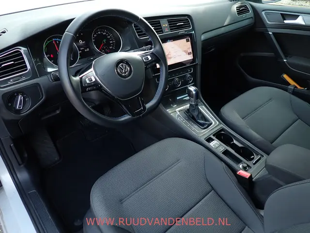 Volkswagen e-Golf 35,8KWH 94%SOH 2017 Elektrisch 7