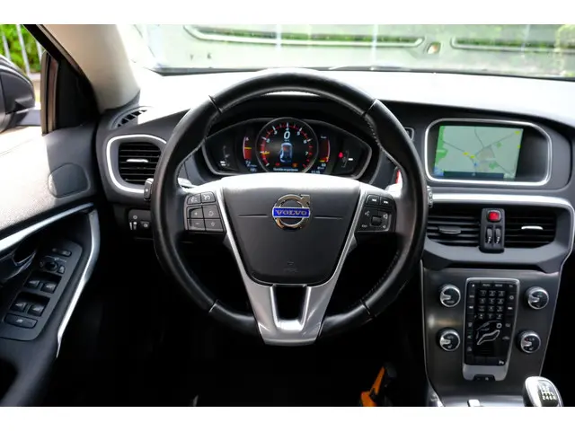 Volvo V40 2.0 T2 Momentum Navi|Clima|LMV 2016 Benzine 6