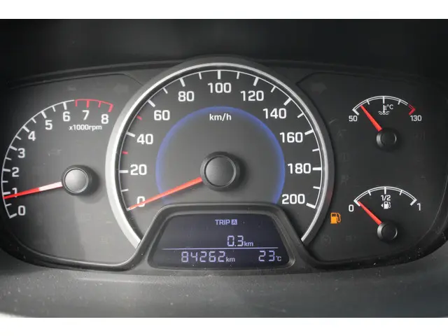 Hyundai i10 1.0i Comfort//5Drs//Navi!! 2018 Benzine 9