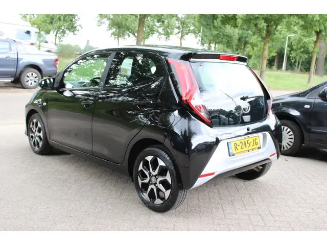 Toyota Aygo 1.0 VVT-i x-joy 2020 Benzine 8