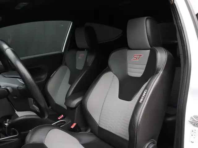 Ford Fiesta 1.6 ST2 2014 Benzine 10