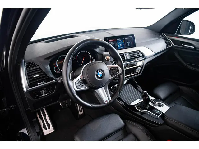 BMW X3 xDrive20i High Executive 2018 Benzine 29