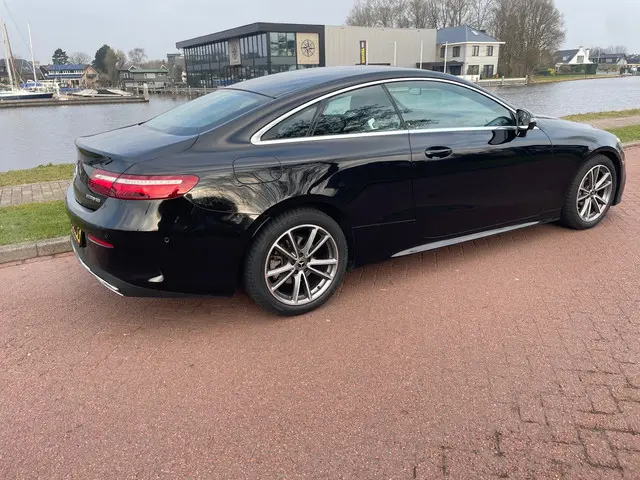 Mercedes-Benz E-Klasse Coupé 200 2017 Benzine 5