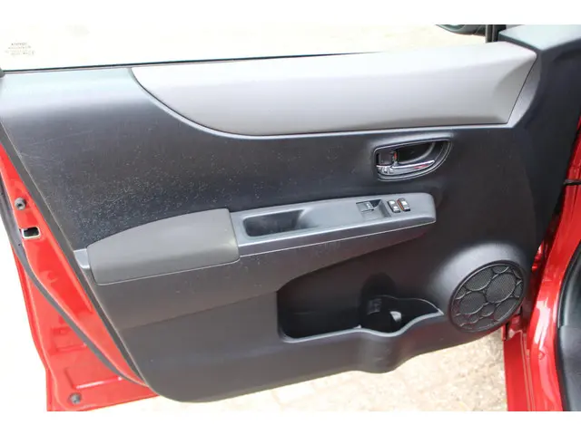 Toyota Yaris 1.3 2013 Benzine 9