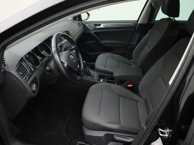 Volkswagen e-Golf E-DITION 100kW/136PK 2020 Elektrisch 16