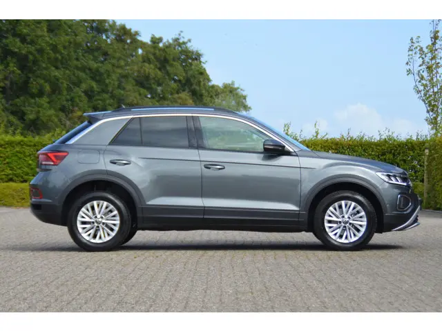 Volkswagen T-Roc 1.0 TSI Life Edition 2025 Benzine 19