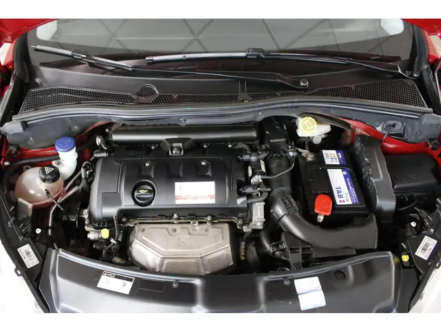 Peugeot 208 1.6 VTi Allure 120 PK. 2014 Benzine 33