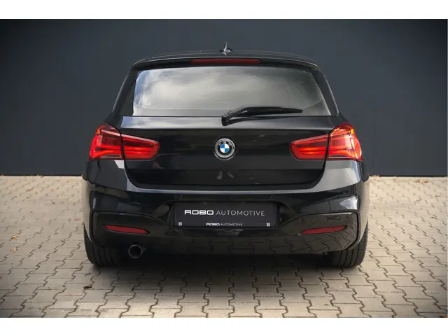 BMW 1 Serie 118i High Executive M Sport 2017 Benzine 21