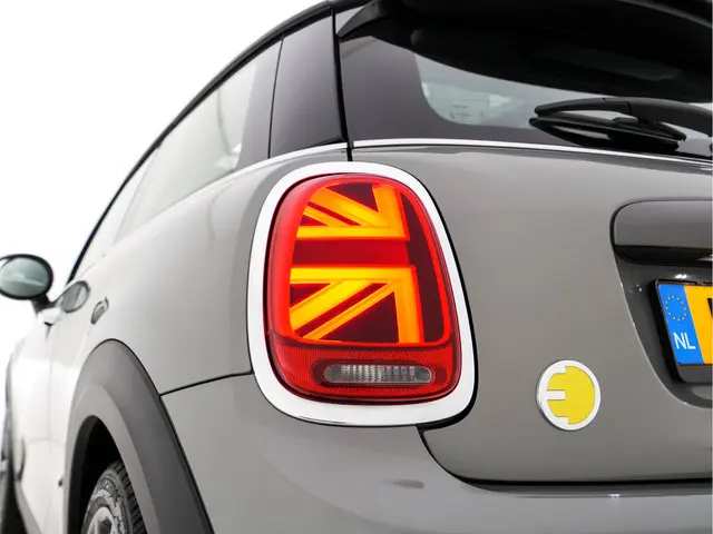 MINI Electric Mini Yours 33 kWh [ 3-Fase ] 2020 Elektrisch 35