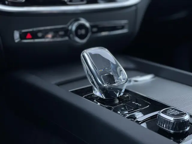 Volvo S60 2.0 B4 Plus Dark 2023 Benzine 36