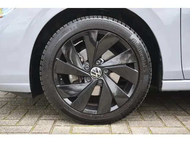 Volkswagen Golf 1.5 eTSI Life Edition 2024 Benzine 4