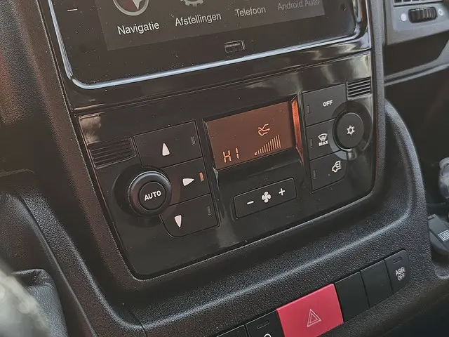 Peugeot Boxer 2.2 2024 Diesel 11