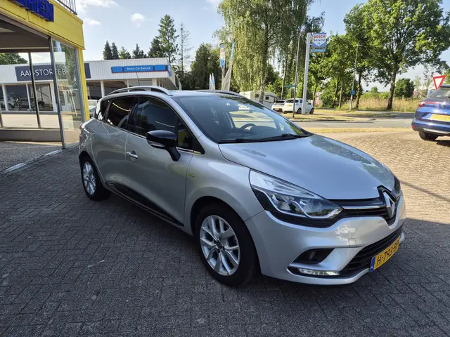 Renault Clio Estate 0.9 TCe Limited 2020 Benzine 12