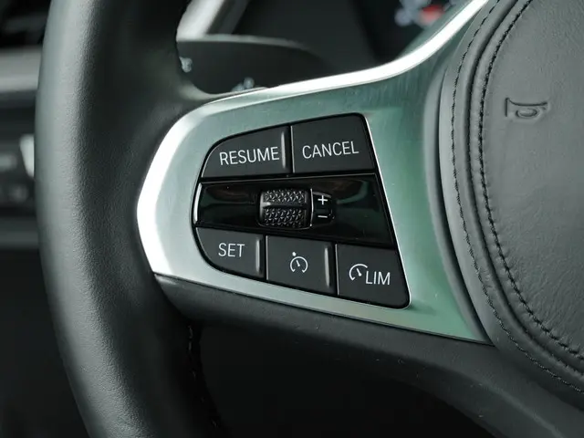 BMW 1 Serie 120i Executive 2022 Benzine 20