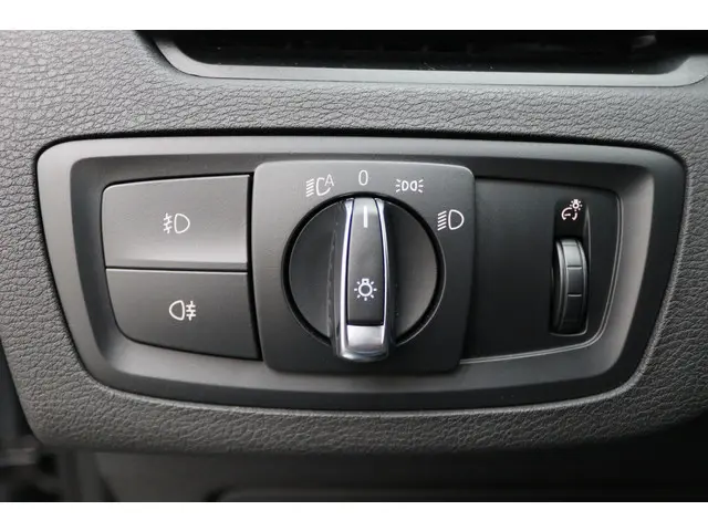 BMW X1 sDrive18i Centennial High Executive 2016 Benzine 29
