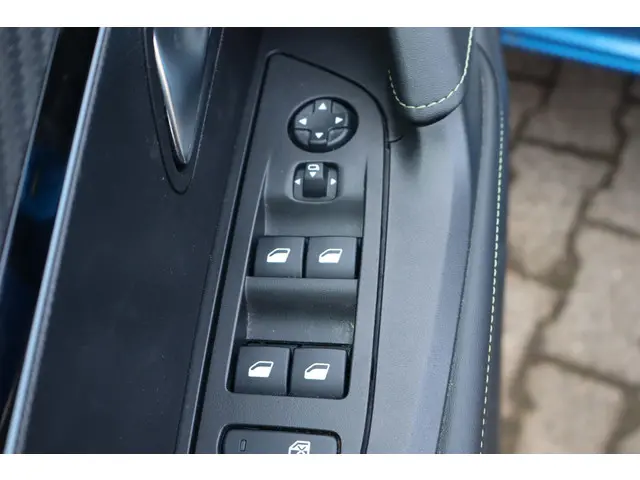 Peugeot 2008 1.2 PureTech GT 2021 Benzine 22