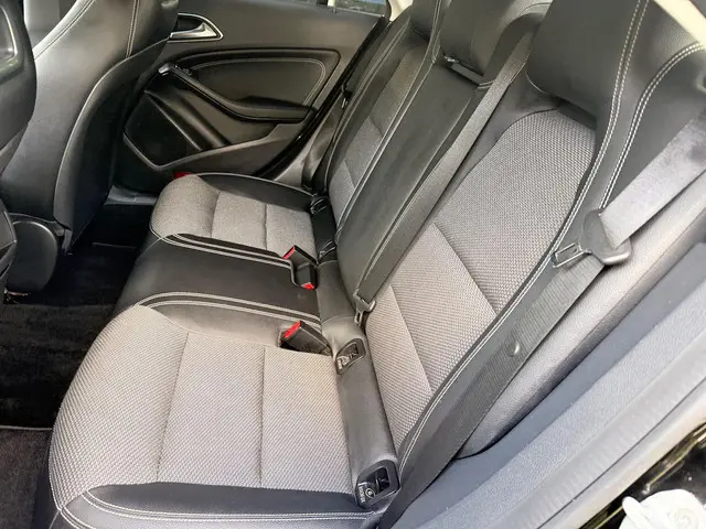 Mercedes-Benz CLA 180 Ambition 2013 Benzine 9