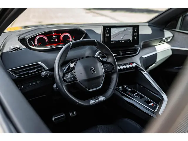Peugeot 5008 GT 2024 Benzine 10