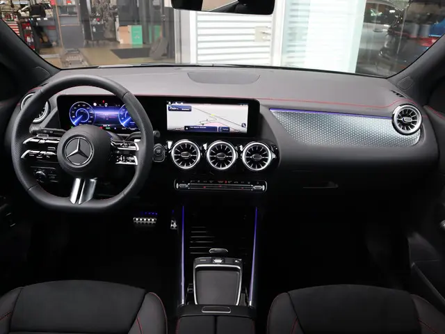 Mercedes-Benz EQA 250+ AMG Line 71 kWh 2025 Elektrisch 14