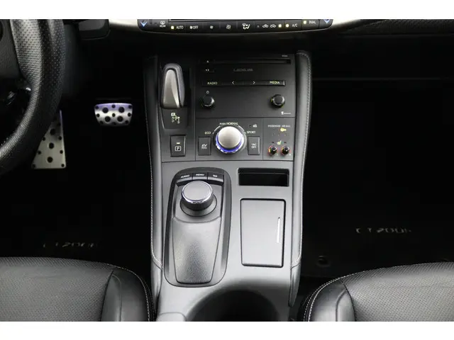 Lexus CT 200h F Sport Line 2016 Hybride Benzine 52