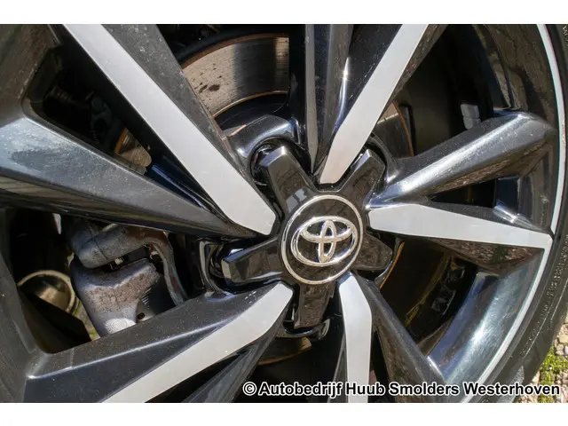 Toyota Auris 1.8 Hybrid Active 2019 Hybride Benzine 12