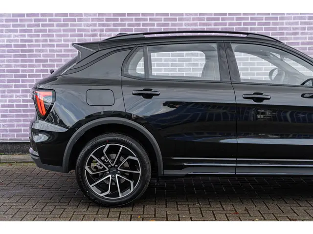 Lynk & Co 01 1.5 Core Plug-in Hybrid 2025 Hybride Benzine 30