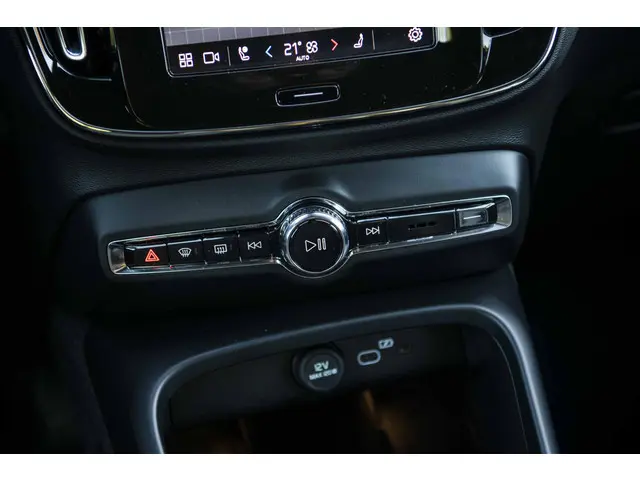 Volvo XC40 2.0 B4 Plus Dark 2024 Benzine 23