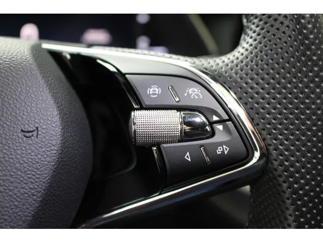 Škoda Octavia Combi 1.0 TSI Sport Business 2023 Benzine 16