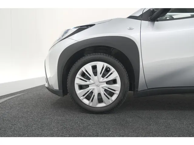 Toyota Aygo X 1.0 VVT-i MT Play 2023 Benzine 18