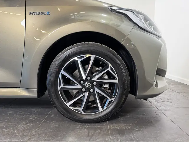 Toyota Yaris 1.5 Hybrid Dynamic 2020 Hybride Benzine 20