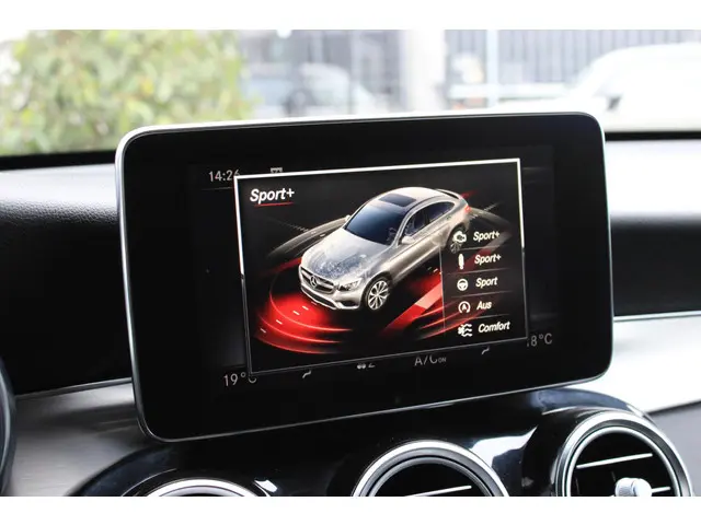 Mercedes-Benz GLC Coupé 250 4M AMG 2016 Benzine 16