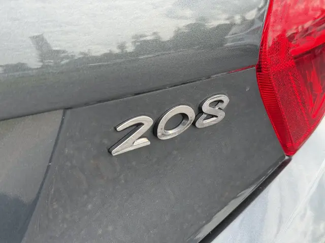 Peugeot 208 1.2 VTi Active 2014 Benzine 30