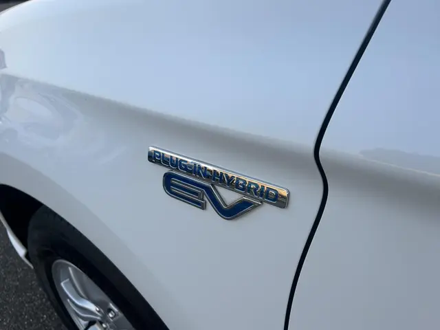 Mitsubishi Outlander 2.4 PHEV Pure + 2020 Hybride Benzine 5