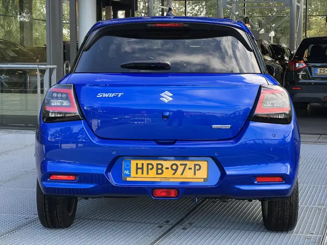 Suzuki Swift 1.2 Style Smart Hybrid 2025 Benzine 20