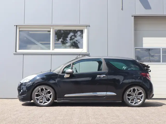 Citroën DS3 Cabrio 1.6 THP Sport Chic 2013 Benzine 2